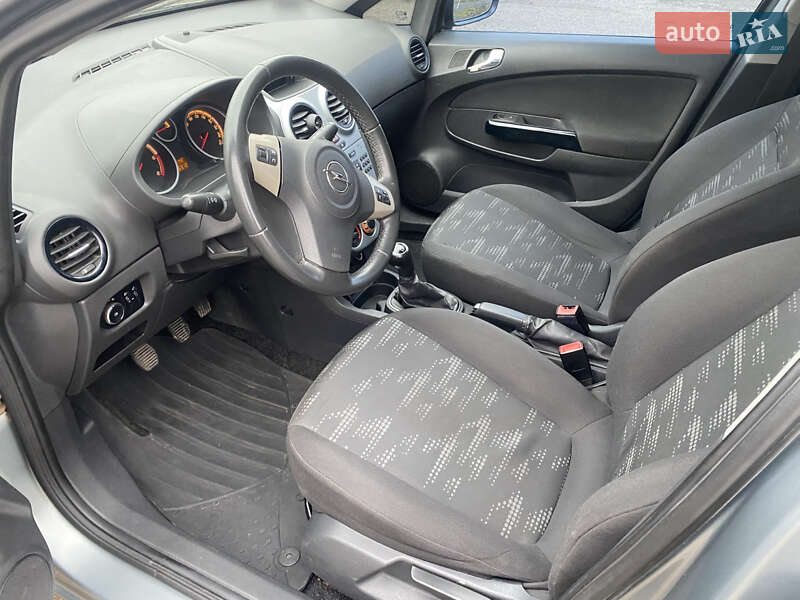 Хетчбек Opel Corsa 2011 в Коломиї