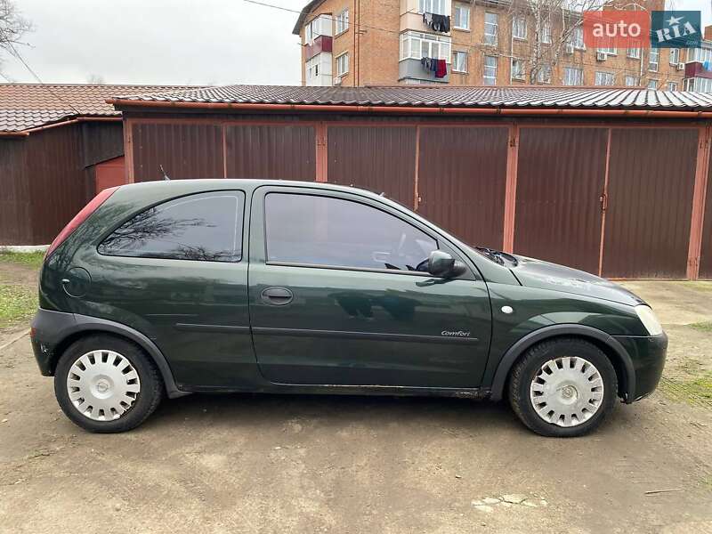 Хэтчбек Opel Corsa 2002 в Ромнах