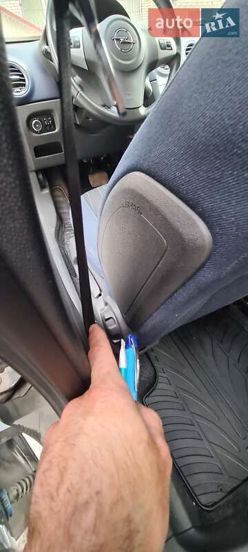 Хэтчбек Opel Corsa 2010 в Тернополе