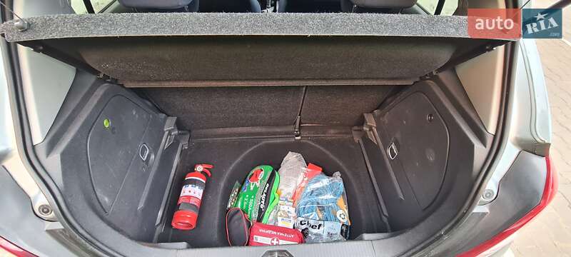 Хэтчбек Opel Corsa 2010 в Тернополе