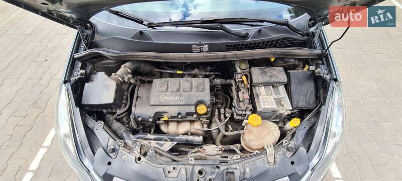 Хэтчбек Opel Corsa 2010 в Тернополе