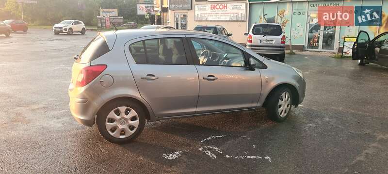 Хэтчбек Opel Corsa 2010 в Тернополе