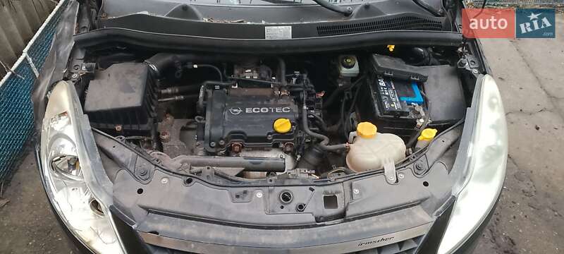 Хетчбек Opel Corsa 2008 в Петровому