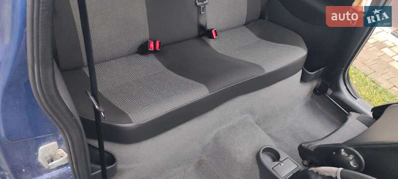 Хетчбек Opel Corsa 2005 в Монастириській