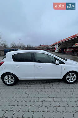 Хэтчбек Opel Corsa 2011 в Львове