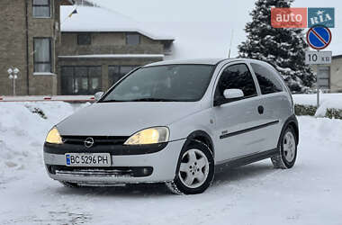 Хэтчбек Opel Corsa 2002 в Жовкве