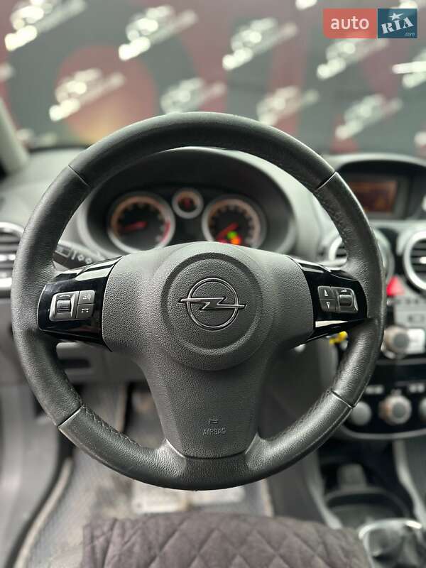 Хэтчбек Opel Corsa 2014 в Сумах