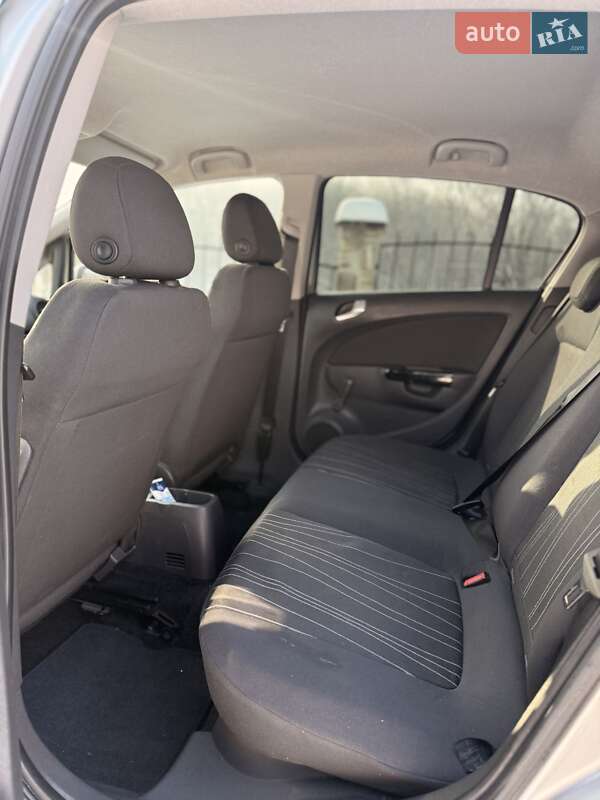 Хэтчбек Opel Corsa 2008 в Черновцах