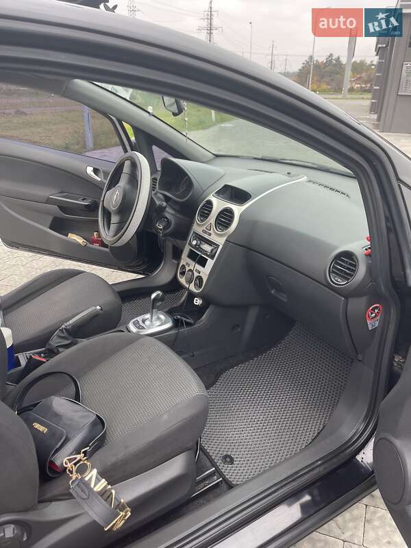 Хэтчбек Opel Corsa 2008 в Львове