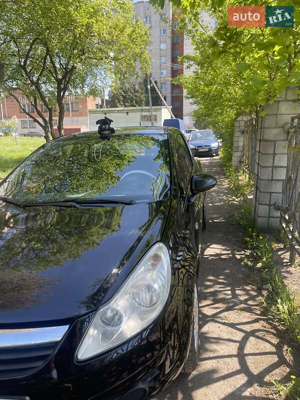 Хэтчбек Opel Corsa 2008 в Львове