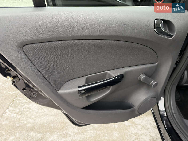 Хэтчбек Opel Corsa 2009 в Луцке