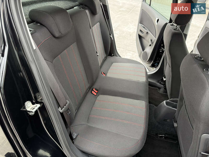 Хэтчбек Opel Corsa 2009 в Луцке