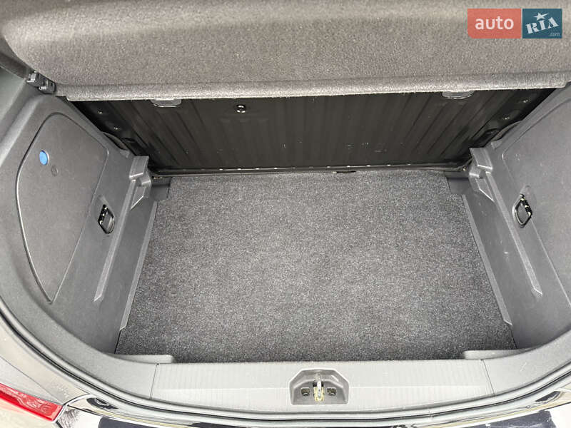 Хэтчбек Opel Corsa 2009 в Луцке