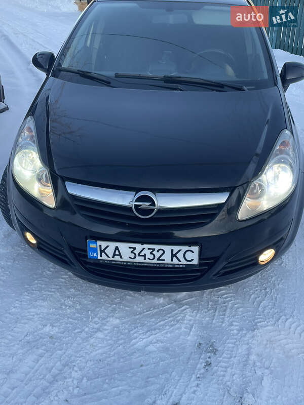 Хэтчбек Opel Corsa 2007 в Киеве