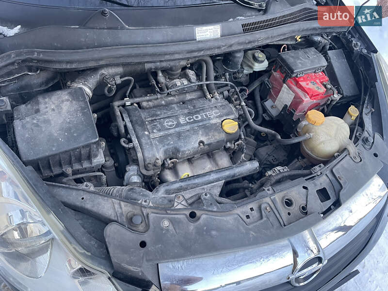 Хэтчбек Opel Corsa 2007 в Киеве