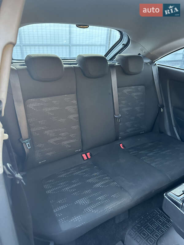 Хетчбек Opel Corsa 2012 в Павлограді