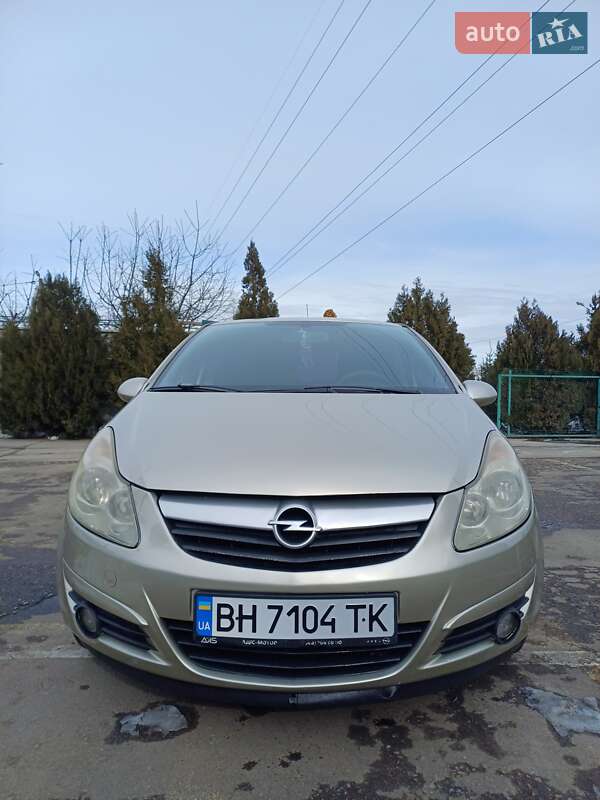 Хэтчбек Opel Corsa 2008 в Великодолинском