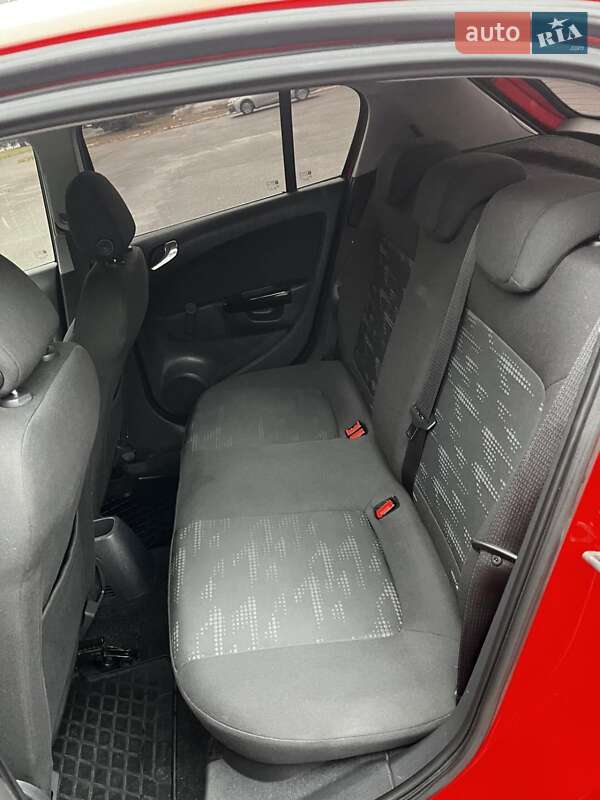 Хетчбек Opel Corsa 2012 в Дніпрі