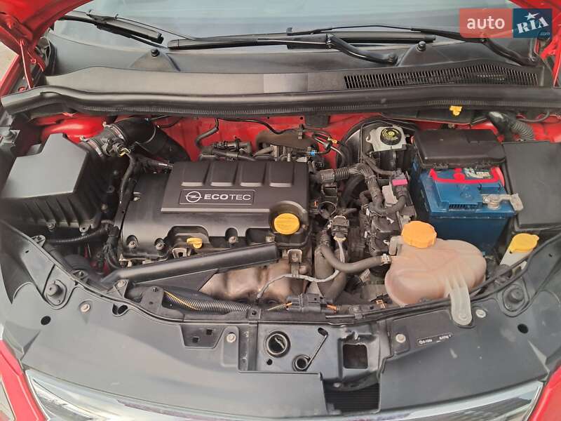 Хетчбек Opel Corsa 2012 в Дніпрі