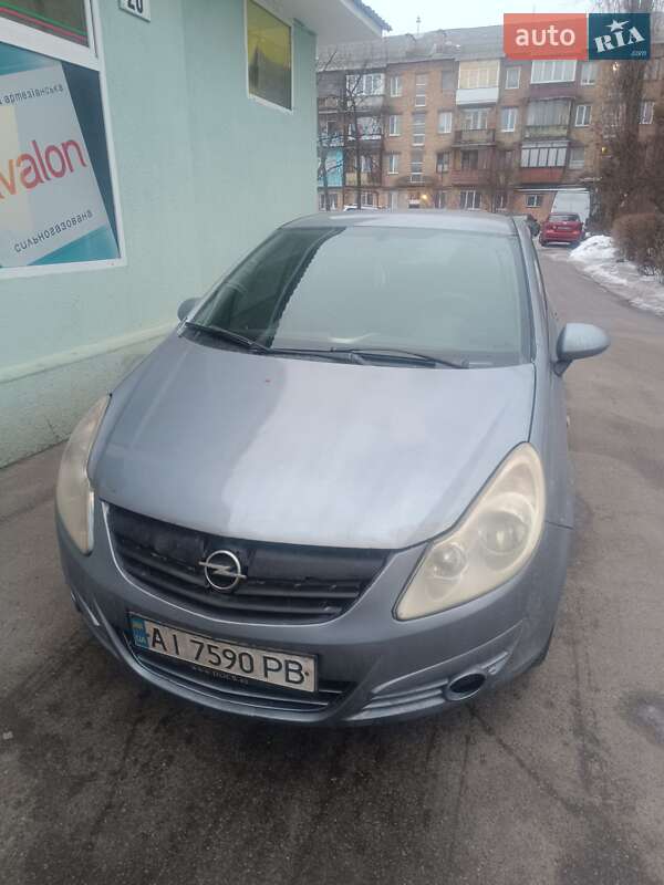Хэтчбек Opel Corsa 2006 в Киеве