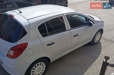 Хэтчбек Opel Corsa 2011 в Черновцах