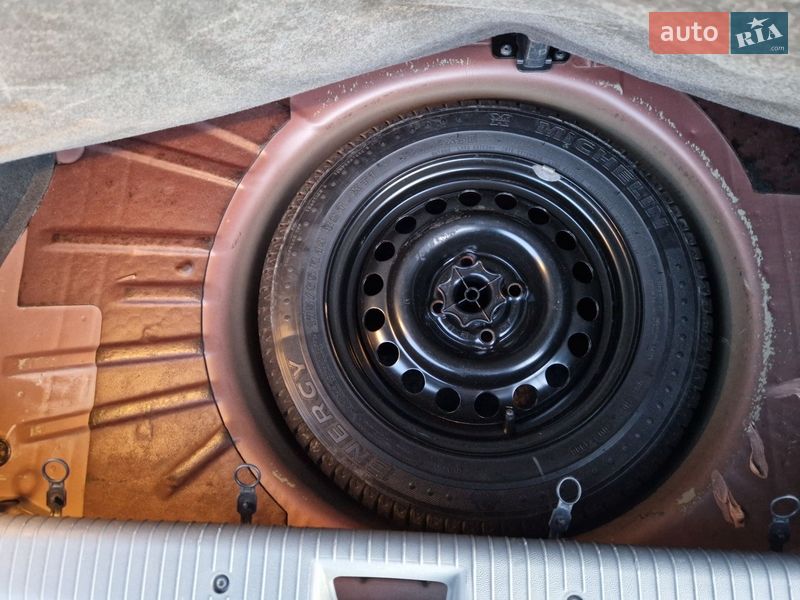 Хэтчбек Opel Corsa 2001 в Ровно