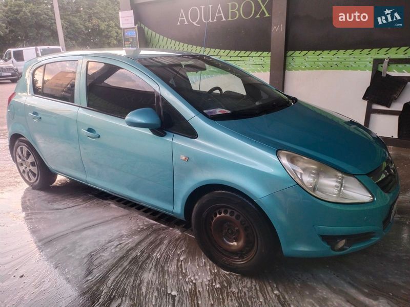 Хэтчбек Opel Corsa 2010 в Белой Церкви