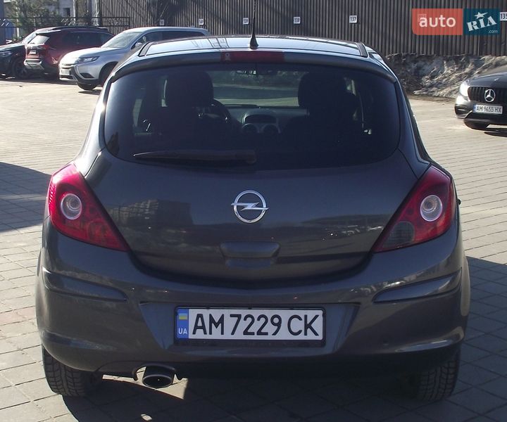 Хэтчбек Opel Corsa 2011 в Житомире