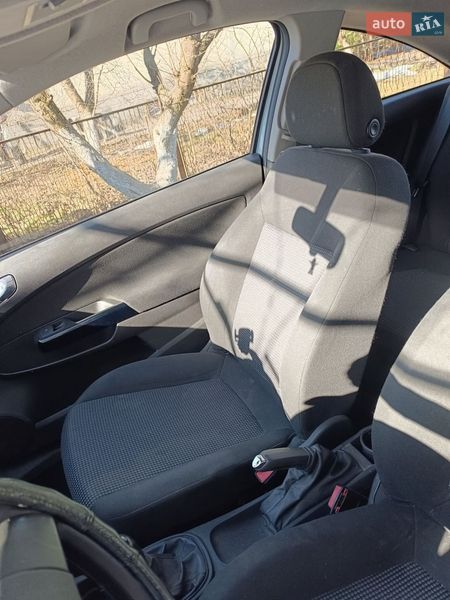 Хэтчбек Opel Corsa 2009 в Волочиске