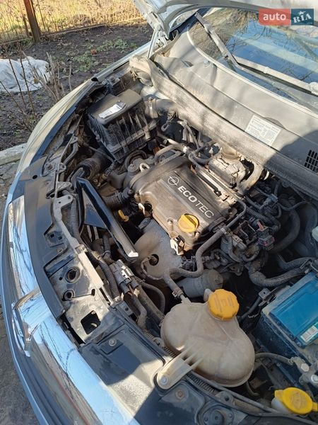 Хэтчбек Opel Corsa 2009 в Волочиске