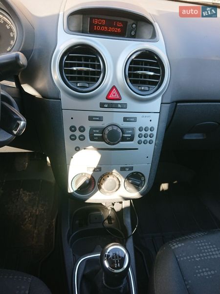 Хэтчбек Opel Corsa 2011 в Житомире