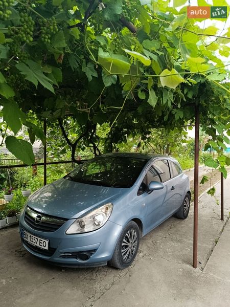 Хэтчбек Opel Corsa 2009 в Волочиске