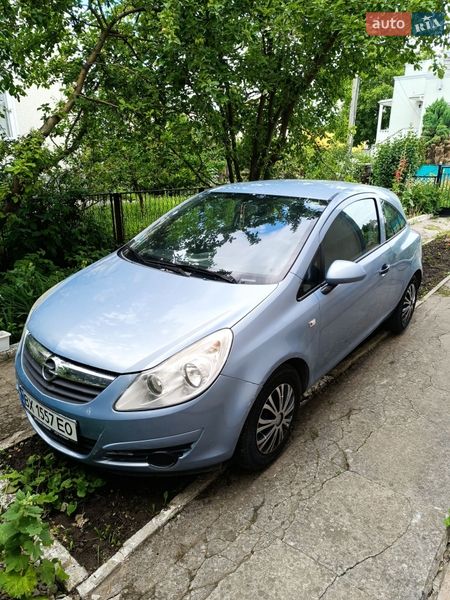 Хэтчбек Opel Corsa 2009 в Волочиске