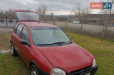 Хетчбек Opel Corsa 1994 в Кельменцях