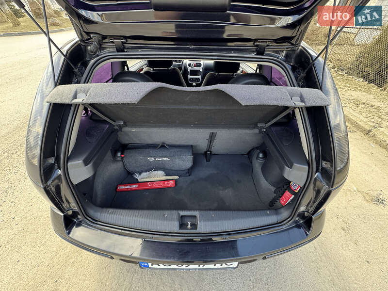 Хэтчбек Opel Corsa 2005 в Луцке