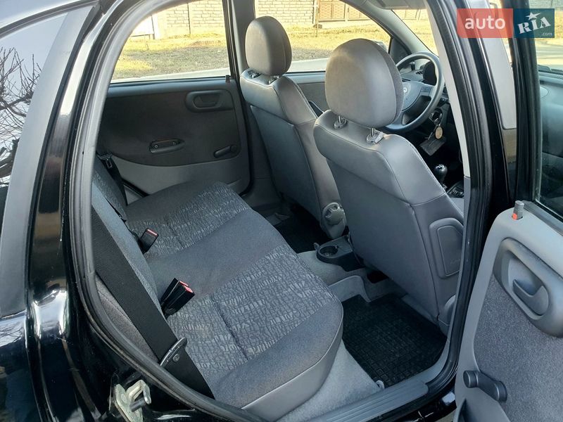 Хэтчбек Opel Corsa 2001 в Харькове