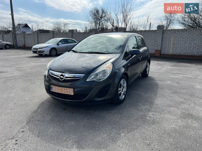 Хетчбек Opel Corsa 2013 в Сумах