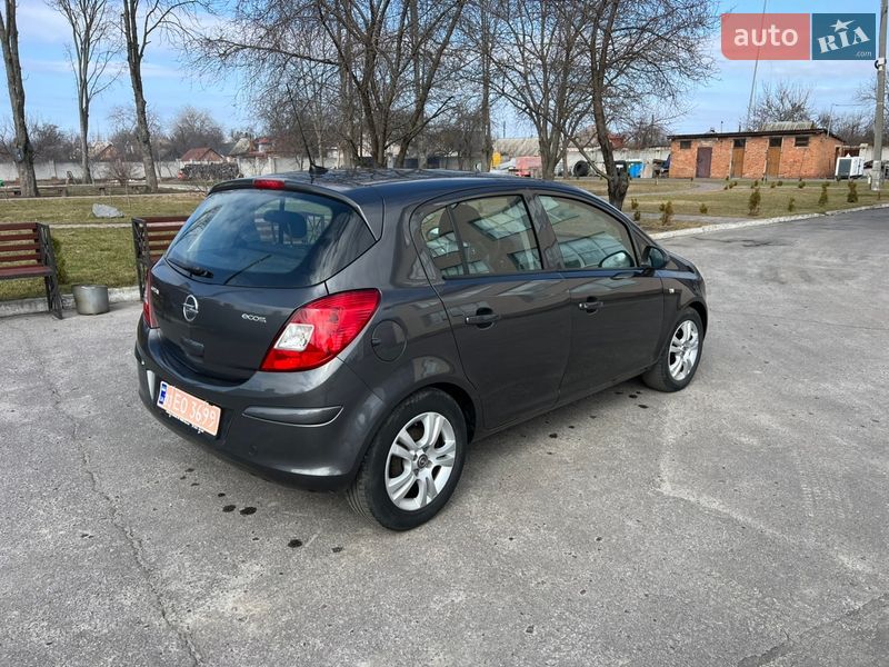Хетчбек Opel Corsa 2013 в Сумах