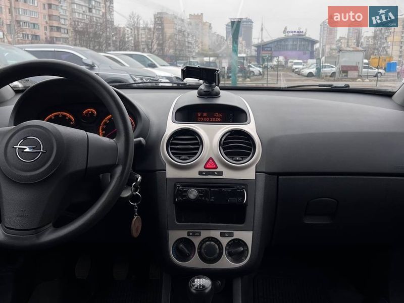 Хэтчбек Opel Corsa 2008 в Киеве