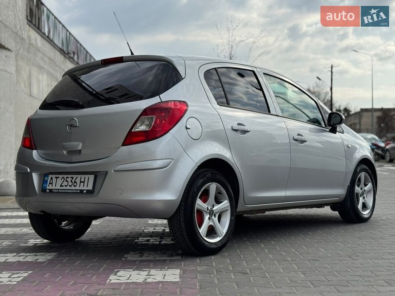 Хэтчбек Opel Corsa 2008 в Львове