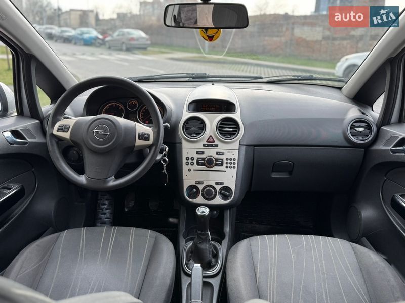 Хэтчбек Opel Corsa 2008 в Львове