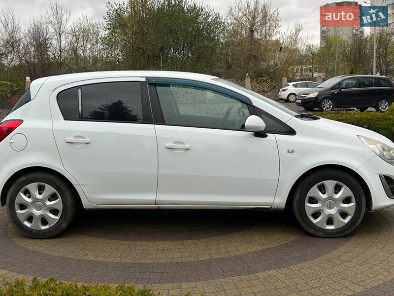 Хетчбек Opel Corsa 2011 в Львові