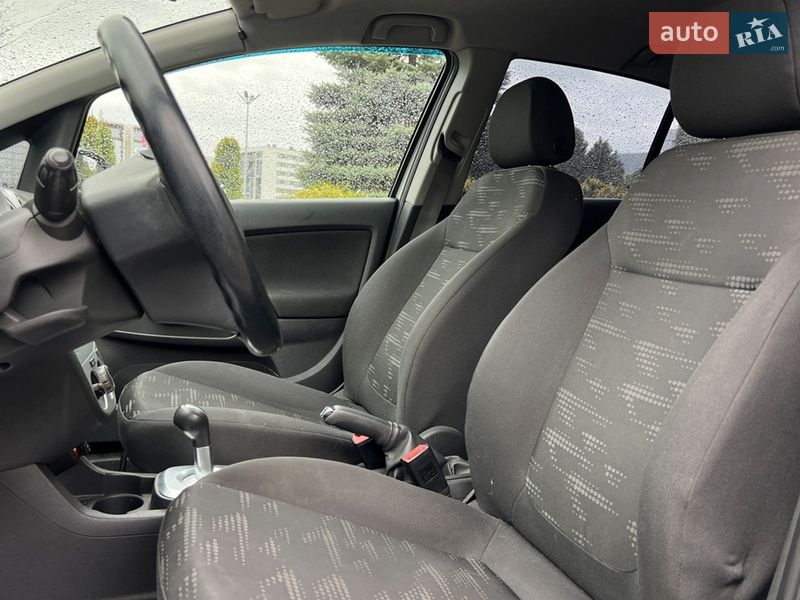 Хетчбек Opel Corsa 2011 в Львові