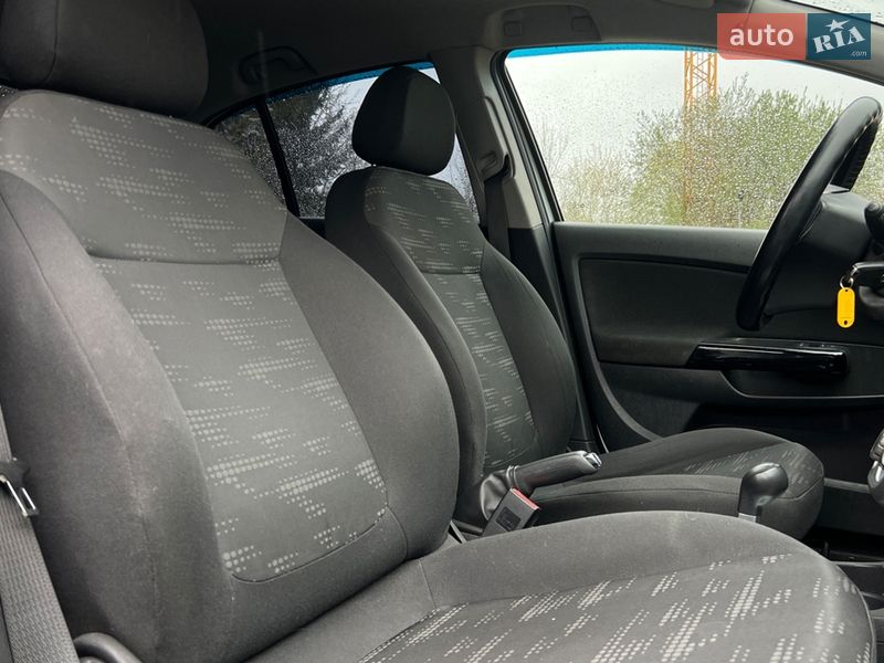 Хетчбек Opel Corsa 2011 в Львові