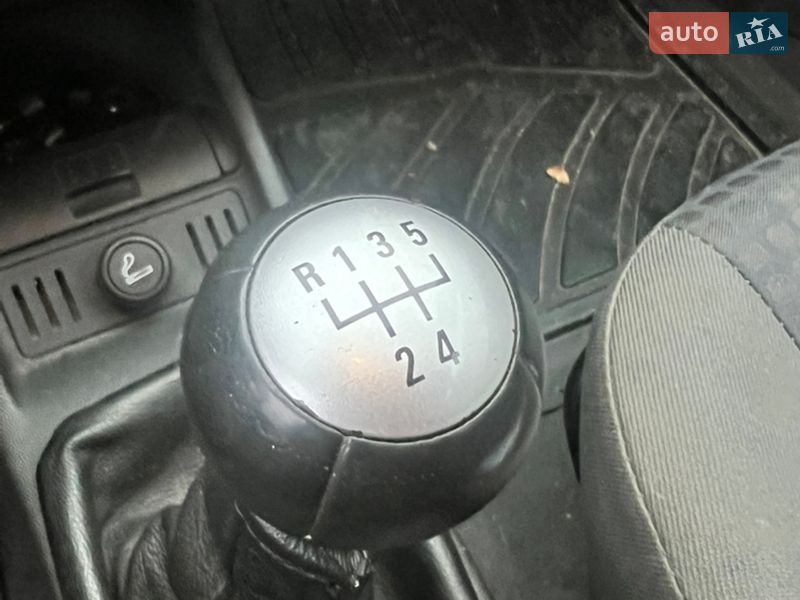 Хэтчбек Opel Corsa 2003 в Дрогобыче