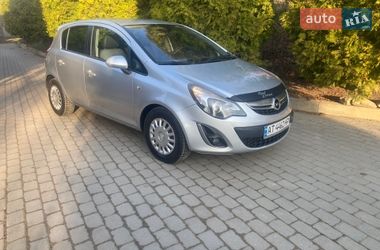 Хэтчбек Opel Corsa 2012 в Снятине