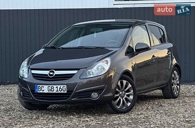 Хетчбек Opel Corsa 2011 в Стрию