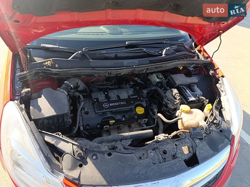 Хэтчбек Opel Corsa 2011 в Киеве