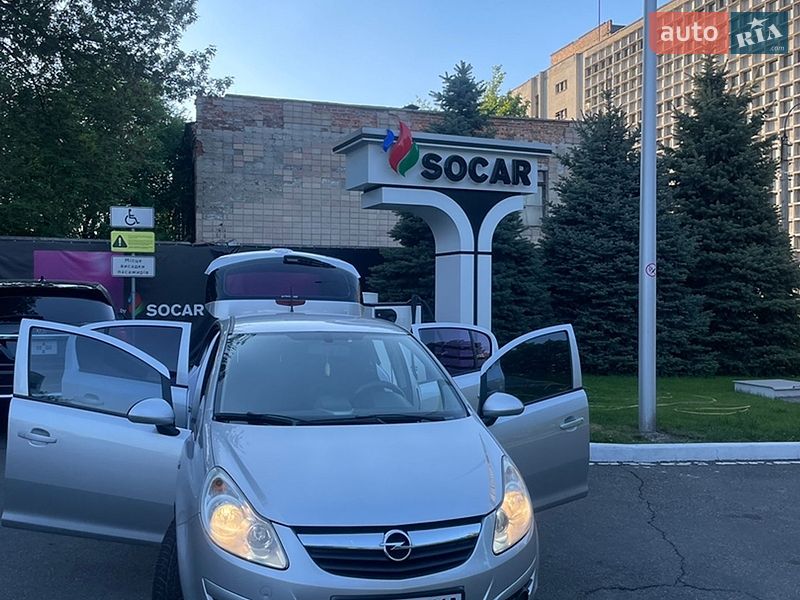 Хэтчбек Opel Corsa 2009 в Черкассах
