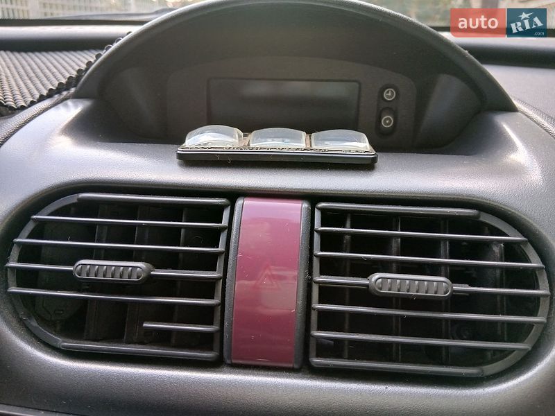 Хэтчбек Opel Corsa 2004 в Харькове